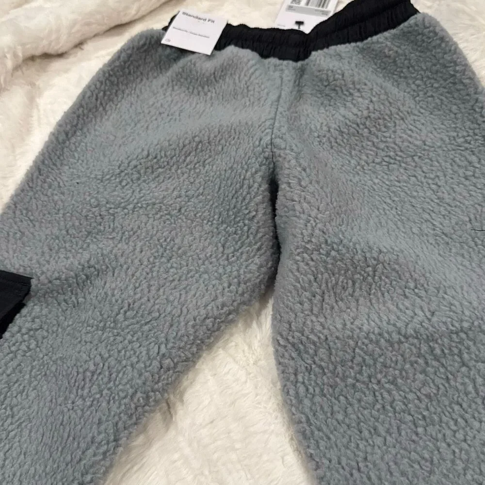 NWT Nike club fleece joggers with cargo pockets gray with black details size XS